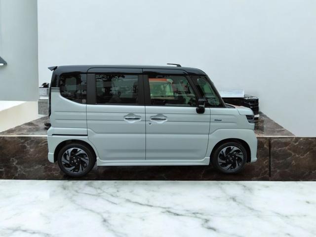 スペーシアカスタム ハイブリッドXSターボ 全周囲カメラ 両側電動スライドドア ナビ TV クリアランスソナー オートクルーズコントロール レーンアシスト 衝突被害軽減システム オートライト LEDヘッドランプ スマートキー(4枚目)