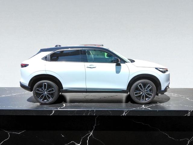 ヴェゼル ｅ：ＨＥＶ　Ｚ・ＰＬａＹパッケージ　マルチビューカメラシステム／プレミアムオーディオ／パノラマルーフ／ホンダセンシング／ブラインドスポットインフォメーション／９インチホンダコネクトディスプレー／ＥＴＣ２．０車載器／シートヒーター（7枚目）