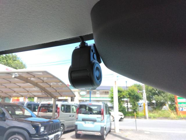 スペーシアカスタム ハイブリッドＸＳターボ　４ＷＤ　全周囲カメラ　両側電動スライドドア　ナビ　ＴＶ　クリアランスソナー　オートクルーズコントロール　レーンアシスト　衝突被害軽減システム　オートライト　ＬＥＤヘッドランプ　スマートキー（20枚目）