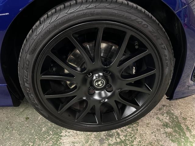 アバルト595 モンスターエナジー・ヤマハ モンスターエナジー ヤマハ 限定車 5速マニュアル 世界限定2000台 高性能エキゾーストシステム レコードモンツァ 専用17インチアルミホイール ブラック仕上げブレーキキャリパー(13枚目)