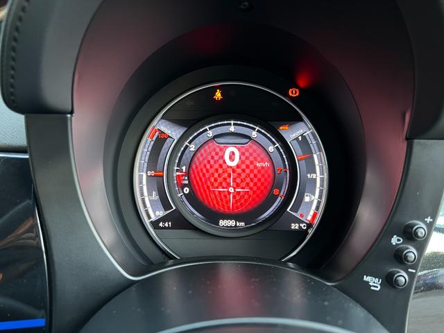 アバルト595 モンスターエナジー・ヤマハ モンスターエナジー ヤマハ 限定車 5速マニュアル 世界限定2000台 高性能エキゾーストシステム レコードモンツァ 専用17インチアルミホイール ブラック仕上げブレーキキャリパー(17枚目)