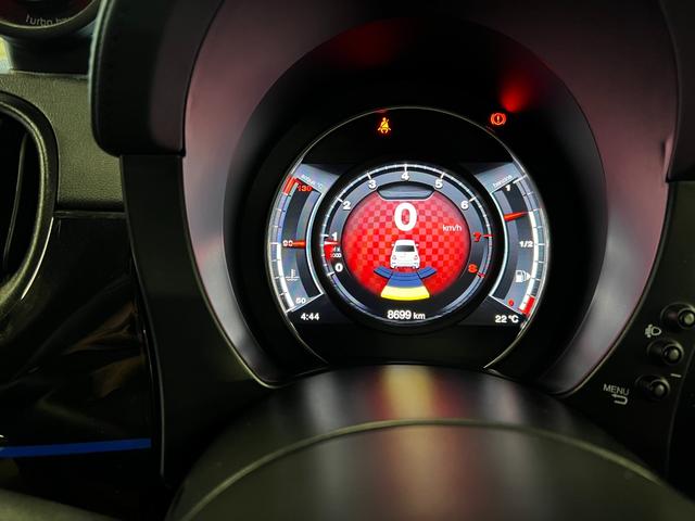 アバルト595 モンスターエナジー・ヤマハ モンスターエナジー ヤマハ 限定車 5速マニュアル 世界限定2000台 高性能エキゾーストシステム レコードモンツァ 専用17インチアルミホイール ブラック仕上げブレーキキャリパー(18枚目)