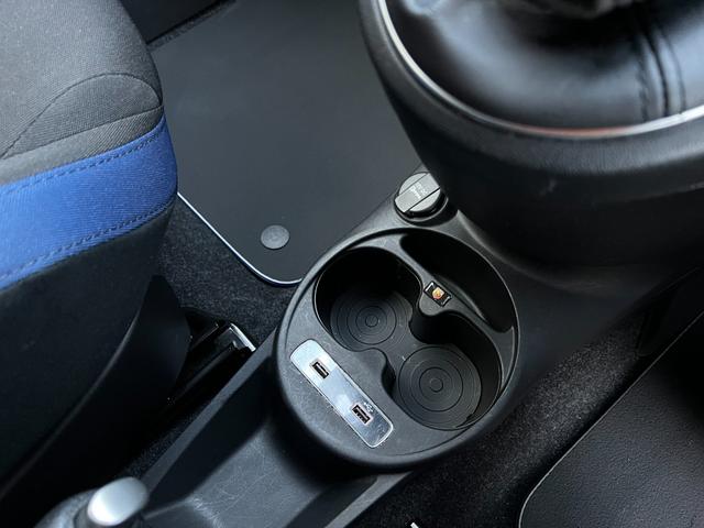 アバルト595 モンスターエナジー・ヤマハ モンスターエナジー ヤマハ 限定車 5速マニュアル 世界限定2000台 高性能エキゾーストシステム レコードモンツァ 専用17インチアルミホイール ブラック仕上げブレーキキャリパー(26枚目)