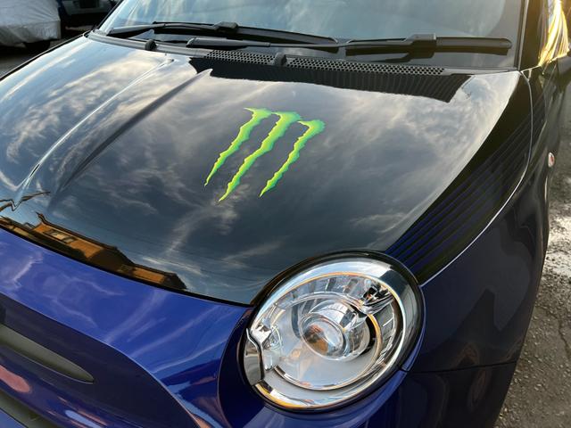 アバルト595 モンスターエナジー・ヤマハ モンスターエナジー ヤマハ 限定車 5速マニュアル 世界限定2000台 高性能エキゾーストシステム レコードモンツァ 専用17インチアルミホイール ブラック仕上げブレーキキャリパー(39枚目)