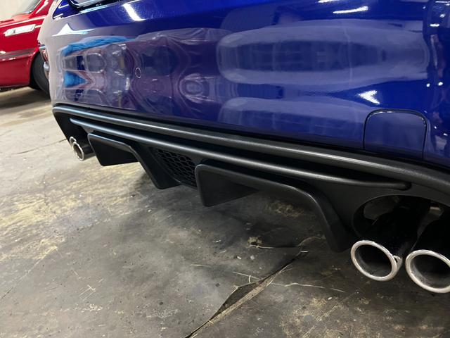 アバルト595 モンスターエナジー・ヤマハ モンスターエナジー ヤマハ 限定車 5速マニュアル 世界限定2000台 高性能エキゾーストシステム レコードモンツァ 専用17インチアルミホイール ブラック仕上げブレーキキャリパー(46枚目)