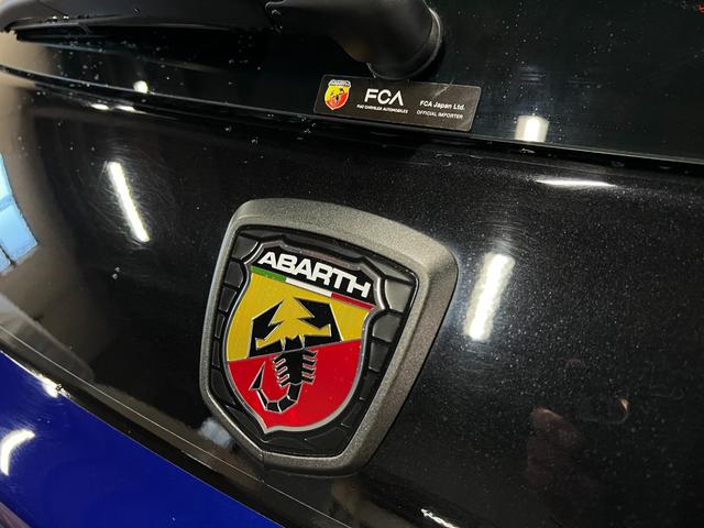 アバルト595 モンスターエナジー・ヤマハ モンスターエナジー ヤマハ 限定車 5速マニュアル 世界限定2000台 高性能エキゾーストシステム レコードモンツァ 専用17インチアルミホイール ブラック仕上げブレーキキャリパー(48枚目)