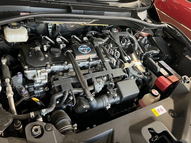 Ｃ－ＨＲ Ｇ　１．８Ｌ　直列４気筒ＤＯＨＣハイブリッドシステム　エアロ　　　社外１９インチＡＷ　４本出マフラー　ローダウン　ＥＴＣ　ドラレコ　バックカメラ（5枚目）