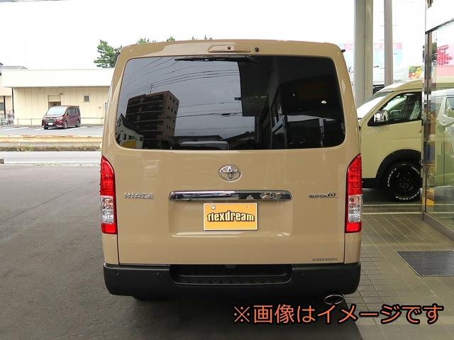 ハイエースバン ロングスーパーＧＬ　アースカラーパッケージ４Ｖ６ベージュ　丸目換装ＦＤ－ｃｌａｓｓｉｃカスタム　両側パワースライドドア　パノラミックビューモニター　デジタルインナーミラー　寒冷地仕様　イージークローザー　ＢＲＵＴ　ＢＲ４（3枚目）