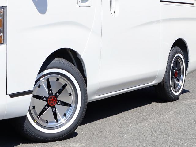 キャラバン ロンググランドプレミアムＧＸ　ピュアホワイトパール　ワンタッチオートスライドドア　ディーラーＯＰ　ＬＥＤグリルイルミネーション　インパル　シルエット１５インチホイール　ＹＯＫＯＨＡＭＡ　Ｙ３６０　ホワイトリボンタイヤ　ＬＥＤルーム（6枚目）