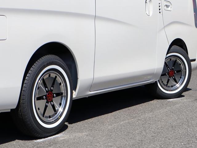 キャラバン ロンググランドプレミアムＧＸ　ピュアホワイトパール　ワンタッチオートスライドドア　ディーラーＯＰ　ＬＥＤグリルイルミネーション　インパル　シルエット１５インチホイール　ＹＯＫＯＨＡＭＡ　Ｙ３６０　ホワイトリボンタイヤ　ＬＥＤルーム（17枚目）