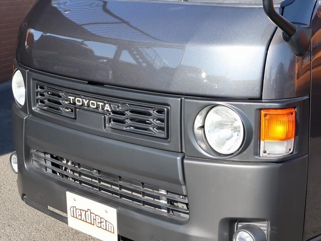 ハイエースバン ロングスーパーＧＬ　ＦＤ－ｃｌａｓｓｉｃ丸目フェイスＶｅｒ３　ＦＤ－ｃｌａｓｓｉｃアルミホイール×ＴＯＹＯオープンカントリーＲＴ　ペンドルトン×ヴィンテージシートカバー　インテリアパネルＳＥＴセカンドシートスラードレール（5枚目）