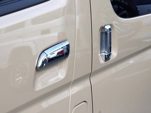 ハイエースバン ロングスーパーＧＬ　ＦＤ－ｃｌａｓｓｉｃ丸目フェイスｖｅｒ３　ＢＲＵＴ：ＢＲ４４ホワイト　ＴＯＹＯオープンカントリーＡＴ３　ｆｌｅｘｄｒｅａｍ：ベッドキットＦＤ０４－Ｎ　ＦＤ－ｃａｍｐ：ペンドルトンシートカバー（8枚目）