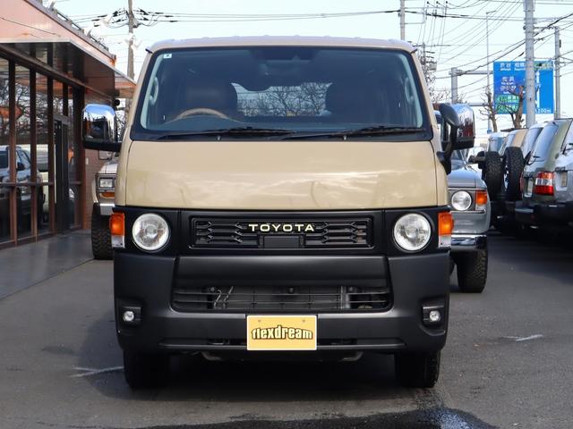 ハイエースバン ロングスーパーＧＬ　ＦＤ－ｃｌａｓｓｉｃ丸目フェイスｖｅｒ３　ＢＲＵＴ：ＢＲ４４ホワイト　ＴＯＹＯオープンカントリーＡＴ３　ｆｌｅｘｄｒｅａｍ：ベッドキットＦＤ０４－Ｎ　ＦＤ－ｃａｍｐ：ペンドルトンシートカバー（17枚目）