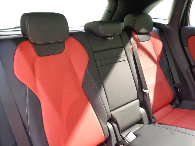 GLAクラス GLA200 d 4マチック AMGレザーエクスクルーシブパッケージ アドバンスドパッケージ AMGライン Bluetooth接続 ETC LEDヘッドライト TV アイドリングストップ クルーズコントロール コネクテッド機能(25枚目)