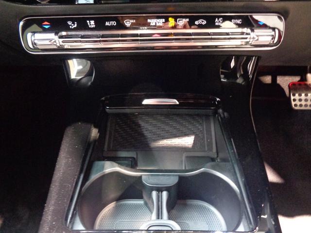 Ａクラスセダン Ａ２５０　４マチック　セダン　ＡＭＧレザーエクスクルーシブパッケージ　レーダーセーフティパッケージ　アドバンスドパッケージ　ナビゲーションパッケージ　ＡＭＧライン　Ｂｌｕｅｔｏｏｔｈ接続　ＥＴＣ　ＬＥＤヘッドライト　ＴＶ（29枚目）