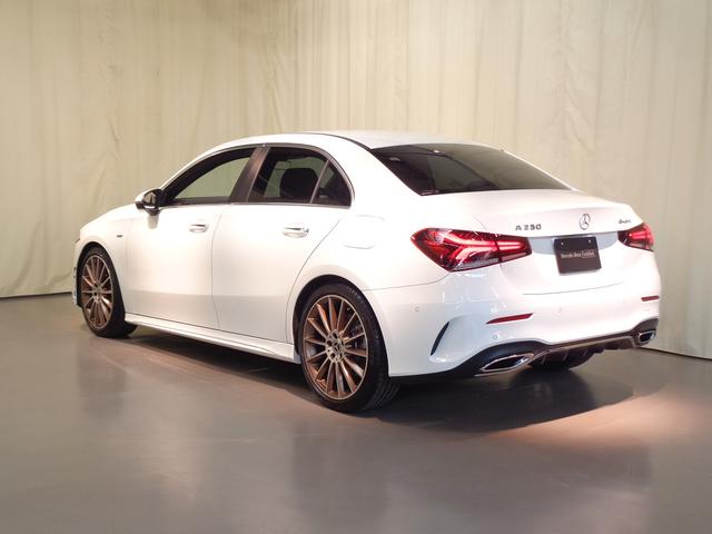 Ａクラスセダン Ａ２５０　４マチック　セダン　エディション１　Ｂｌｕｅｔｏｏｔｈ接続　ＥＴＣ　ＬＥＤヘッドライト　ＴＶ　アイドリングストップ　クルーズコントロール　コネクテッド機能　シートヒーター　トランクスルー　ナビ　バックモニター　パワーシート　フロアマット（4枚目）