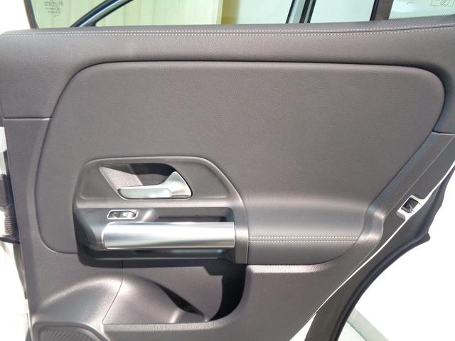 ＧＬＡクラス ＧＬＡ２００　ｄ　４マチック　アーバンスターズ　Ｂｌｕｅｔｏｏｔｈ接続　ＥＴＣ　ＬＥＤヘッドライト　ＴＶ　アイドリングストップ　クルーズコントロール　コネクテッド機能　サイドカメラ　サンルーフ・ガラスルーフ　シートヒーター　トランクスルー　ナビ（24枚目）