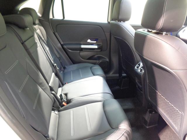 ＧＬＡクラス ＧＬＡ２００　ｄ　４マチック　アーバンスターズ　Ｂｌｕｅｔｏｏｔｈ接続　ＥＴＣ　ＬＥＤヘッドライト　ＴＶ　アイドリングストップ　クルーズコントロール　コネクテッド機能　サイドカメラ　サンルーフ・ガラスルーフ　シートヒーター　トランクスルー　ナビ（25枚目）