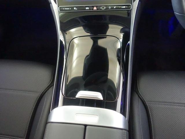 GLC GLC220 d 4MATIC Bluetooth接続 ETC LEDヘッドライト TV アイドリングストップ クルーズコントロール コネクテッド機能 サイドカメラ サンルーフ・ガラスルーフ シートヒーター トランクスルー ナビ(16枚目)