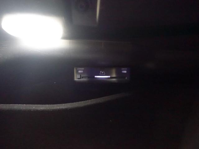 GLC GLC220 d 4MATIC Bluetooth接続 ETC LEDヘッドライト TV アイドリングストップ クルーズコントロール コネクテッド機能 サイドカメラ サンルーフ・ガラスルーフ シートヒーター トランクスルー ナビ(21枚目)