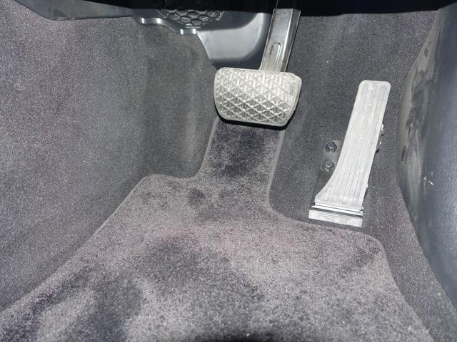 GLC GLC220 d 4MATIC Bluetooth接続 ETC LEDヘッドライト TV アイドリングストップ クルーズコントロール コネクテッド機能 サイドカメラ サンルーフ・ガラスルーフ シートヒーター トランクスルー ナビ(28枚目)