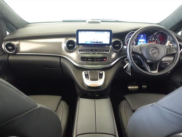 Ｖクラス 【ＹＡＮＡＳＥ】Ｖ２２０　ｄ　エクスクルーシブ　ロング　プラチナスイート　３列シート　Ｂｌｕｅｔｏｏｔｈ接続　ＥＴＣ　ＬＥＤヘッドライト　ＴＶ　アイドリングストップ　オットマン　クルーズコントロール　サイドカメラ　サンルーフ・ガラスルーフ　シートエアコン（12枚目）