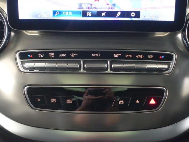 Ｖクラス 【ＹＡＮＡＳＥ】Ｖ２２０　ｄ　エクスクルーシブ　ロング　プラチナスイート　３列シート　Ｂｌｕｅｔｏｏｔｈ接続　ＥＴＣ　ＬＥＤヘッドライト　ＴＶ　アイドリングストップ　オットマン　クルーズコントロール　サイドカメラ　サンルーフ・ガラスルーフ　シートエアコン（13枚目）