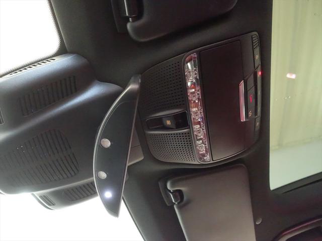 Ｃクラスステーションワゴン Ｃ２００　ステーションワゴン　ローレウスエディション　レザーエクスクルーシブパッケージ　レーダーセーフティパッケージ　スポーツプラスパッケージ　Ｂｌｕｅｔｏｏｔｈ接続　ＥＴＣ　ＬＥＤヘッドライト　ＴＶ　アイドリングストップ　クルーズコントロール（20枚目）