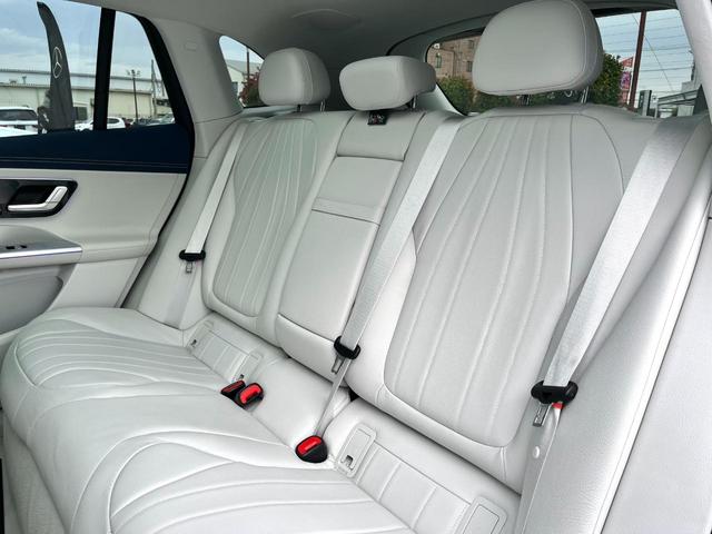 ＥＱＥ ＳＵＶ ＥＱＥ３５０　４ＭＡＴＩＣ　ＳＵＶ　ローンチエディション　Ｂｌｕｅｔｏｏｔｈ接続　ＥＴＣ　ＬＥＤヘッドライト　ＴＶ　クルーズコントロール　コネクテッド機能　サイドカメラ　サンルーフ・ガラスルーフ　シートエアコン　シートヒーター　トランクスルー　ナビ（19枚目）