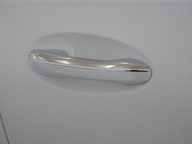 Ｃクラス Ｃ２００　アバンギャルド　ＡＭＧラインパッケージ　レザーエクスクルーシブパッケージ　ベーシックパッケージ　Ｂｌｕｅｔｏｏｔｈ接続　ＥＴＣ　ＬＥＤヘッドライト　ＴＶ　アイドリングストップ　クルーズコントロール　サイドカメラ（27枚目）