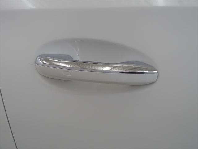 Cクラス C180 アバンギャルド ベーシックパッケージ Bluetooth接続 ETC LEDヘッドライト TV アイドリングストップ クルーズコントロール コネクテッド機能 サイドカメラ シートヒーター トランクスルー ナビ(26枚目)