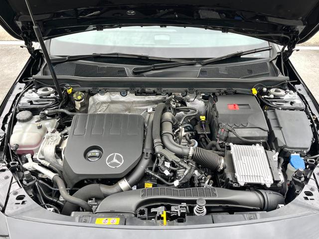 CLAクラス CLA180 AMGラインパッケージ Bluetooth接続 ETC LEDヘッドライト TV アイドリングストップ クルーズコントロール サイドカメラ シートヒーター ナビ バックモニター パワーシート フロアマット フロントカメラ(20枚目)