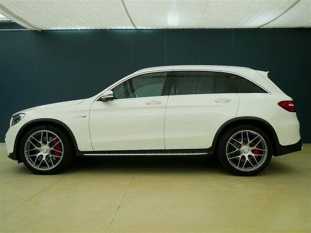GLC63 S 4MATIC+ 2年保証 新車保証 Bluetooth接続 CD DVD再生 ETC LEDヘッドライト TV アイドリングストップ クルーズコントロール コネクテッド機能 サイドカメラ サンルーフ・ガラスルーフ(3枚目)
