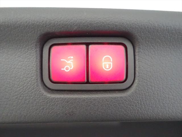 Ｃクラス Ｃ１８０　アバンギャルド　ＡＭＧラインパッケージ　ベーシックパッケージ　Ｂｌｕｅｔｏｏｔｈ接続　ＥＴＣ　ＬＥＤヘッドライト　ＴＶ　アイドリングストップ　クルーズコントロール　コネクテッド機能　サイドカメラ　シートヒーター（25枚目）