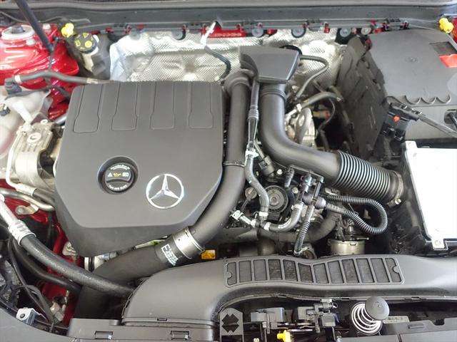 ＣＬＡクラス ＣＬＡ１８０　ＡＭＧラインパッケージ　Ｂｌｕｅｔｏｏｔｈ接続　ＥＴＣ　ＬＥＤヘッドライト　ＴＶ　アイドリングストップ　クルーズコントロール　コネクテッド機能　サイドカメラ　シートヒーター　トランクスルー　ナビ（9枚目）