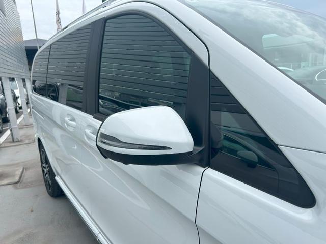 Ｖクラス Ｖ２２０　ｄ　アバンギャルド　ロング　ＡＭＧラインパッケージ　エクスクルーシブシートパッケージ　３列シート　Ｂｌｕｅｔｏｏｔｈ接続　ＥＴＣ　ＬＥＤヘッドライト　ＴＶ　アイドリングストップ　オットマン　クルーズコントロール　コネクテッド機能（8枚目）