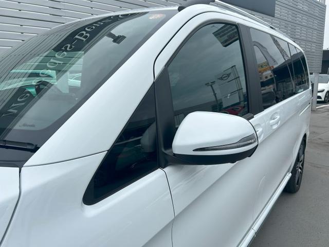 Ｖクラス Ｖ２２０　ｄ　アバンギャルド　ロング　ＡＭＧラインパッケージ　エクスクルーシブシートパッケージ　３列シート　Ｂｌｕｅｔｏｏｔｈ接続　ＥＴＣ　ＬＥＤヘッドライト　ＴＶ　アイドリングストップ　オットマン　クルーズコントロール　コネクテッド機能（9枚目）