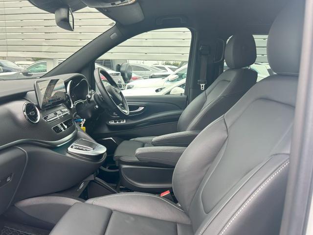 Ｖクラス Ｖ２２０　ｄ　アバンギャルド　ロング　ＡＭＧラインパッケージ　エクスクルーシブシートパッケージ　３列シート　Ｂｌｕｅｔｏｏｔｈ接続　ＥＴＣ　ＬＥＤヘッドライト　ＴＶ　アイドリングストップ　オットマン　クルーズコントロール　コネクテッド機能（15枚目）