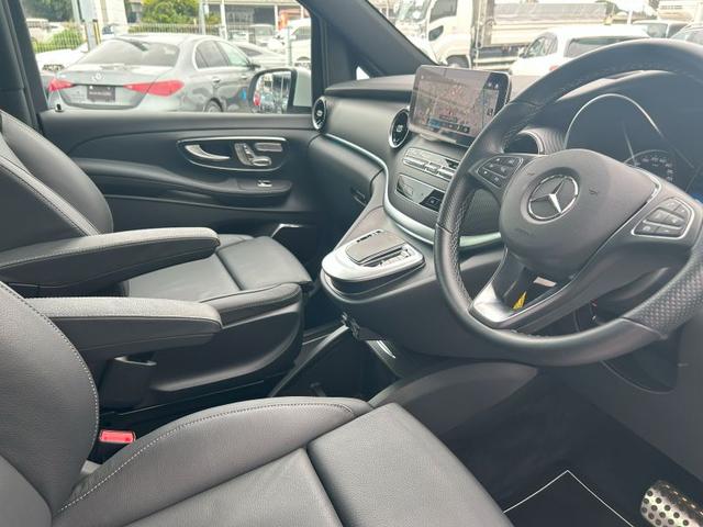 Ｖクラス Ｖ２２０　ｄ　アバンギャルド　ロング　ＡＭＧラインパッケージ　エクスクルーシブシートパッケージ　３列シート　Ｂｌｕｅｔｏｏｔｈ接続　ＥＴＣ　ＬＥＤヘッドライト　ＴＶ　アイドリングストップ　オットマン　クルーズコントロール　コネクテッド機能（30枚目）