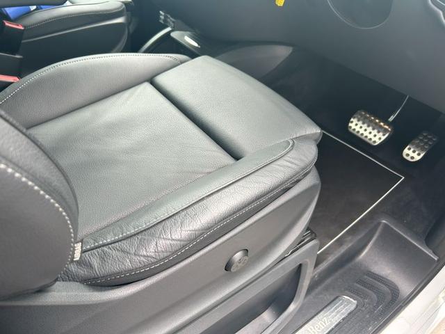 Ｖクラス Ｖ２２０　ｄ　アバンギャルド　ロング　ＡＭＧラインパッケージ　エクスクルーシブシートパッケージ　３列シート　Ｂｌｕｅｔｏｏｔｈ接続　ＥＴＣ　ＬＥＤヘッドライト　ＴＶ　アイドリングストップ　オットマン　クルーズコントロール　コネクテッド機能（33枚目）