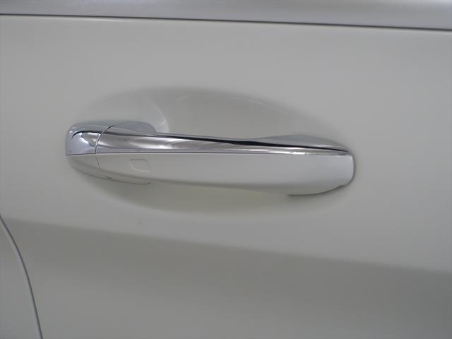 Cクラス C200 アバンギャルド AMGライン レザーエクスクルーシブパッケージ レーダーセーフティパッケージ Bluetooth接続 ETC LEDヘッドライト TV アイドリングストップ クルーズコントロール コネクテッド機能 シートヒーター(26枚目)