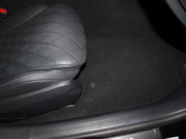 Ｅクラス Ｅ２００　アバンギャルド　ＡＭＧラインパッケージ　レザーエクスクルーシブパッケージ　アドバンスドパッケージ　デジタルインテリアパッケージ　Ｂｌｕｅｔｏｏｔｈ接続　ＥＴＣ　ＬＥＤヘッドライト　ＴＶ　アイドリングストップ（15枚目）