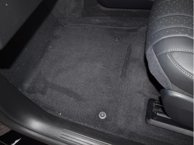 ＥＱＥ ＳＵＶ ＥＱＥ３５０　４ＭＡＴＩＣ　ＳＵＶ　ローンチエディション　Ｂｌｕｅｔｏｏｔｈ接続　ＥＴＣ　ＬＥＤヘッドライト　ＴＶ　クルーズコントロール　コネクテッド機能　サイドカメラ　サンルーフ・ガラスルーフ　シートエアコン　シートヒーター　トランクスルー　ナビ（17枚目）