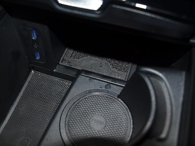 ＥＱＥ ＳＵＶ ＥＱＥ３５０　４ＭＡＴＩＣ　ＳＵＶ　ローンチエディション　Ｂｌｕｅｔｏｏｔｈ接続　ＥＴＣ　ＬＥＤヘッドライト　ＴＶ　クルーズコントロール　コネクテッド機能　サイドカメラ　サンルーフ・ガラスルーフ　シートエアコン　シートヒーター　トランクスルー　ナビ（28枚目）