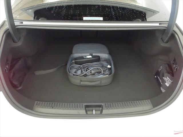 Ｅクラス Ｅ３５０　ｅ　スポーツ　エディションスター　レザーエクスクルーシブパッケージ　アドバンスドパッケージ　デジタルインテリアパッケージ　ドライバーズパッケージ　Ｂｌｕｅｔｏｏｔｈ接続　ＥＴＣ　ＬＥＤヘッドライト　ＴＶ　アイドリングストップ（25枚目）