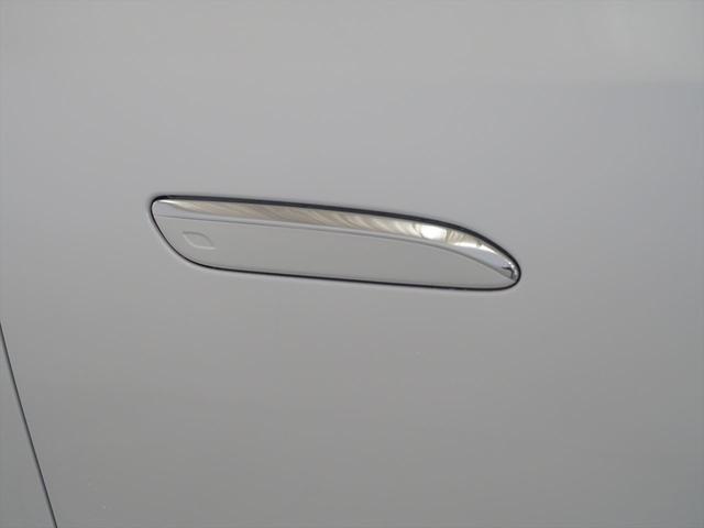 Ｅクラス Ｅ３５０　ｅ　スポーツ　エディションスター　レザーエクスクルーシブパッケージ　アドバンスドパッケージ　デジタルインテリアパッケージ　ドライバーズパッケージ　Ｂｌｕｅｔｏｏｔｈ接続　ＥＴＣ　ＬＥＤヘッドライト　ＴＶ　アイドリングストップ（28枚目）