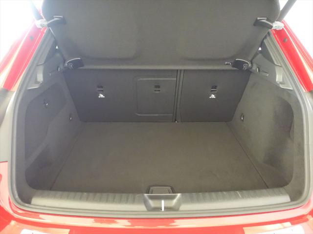 ＧＬＡクラス ＧＬＡ１８０　レーダーセーフティパッケージ　Ｂｌｕｅｔｏｏｔｈ接続　ＣＤ　ＤＶＤ再生　ＥＴＣ　ＬＥＤヘッドライト　ＴＶ　アイドリングストップ　クルーズコントロール　シートヒーター　トランクスルー　ナビ（24枚目）