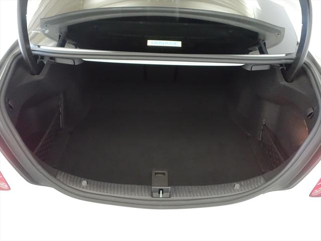 Ｃクラス Ｃ１８０　アバンギャルド　ＡＭＧライン　レーダーセーフティパッケージ　ベーシックパッケージ　Ｂｌｕｅｔｏｏｔｈ接続　ＥＴＣ　ＬＥＤヘッドライト　ＴＶ　アイドリングストップ　クルーズコントロール　シートヒーター　トランクスルー　ナビ（24枚目）