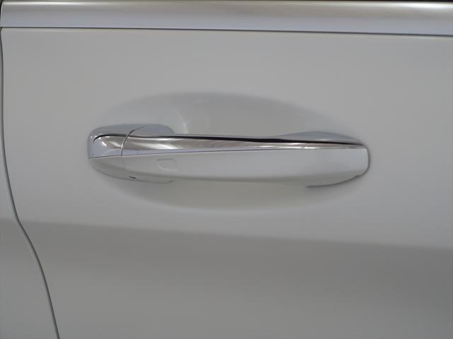 Ｃクラス Ｃ１８０　アバンギャルド　ＡＭＧライン　レーダーセーフティパッケージ　ベーシックパッケージ　Ｂｌｕｅｔｏｏｔｈ接続　ＥＴＣ　ＬＥＤヘッドライト　ＴＶ　アイドリングストップ　クルーズコントロール　シートヒーター　トランクスルー　ナビ（25枚目）