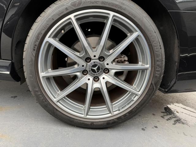 Ｅクラスステーションワゴン Ｅ３００　ステーションワゴン　スポーツ　エクスクルーシブパッ　ケージ（4枚目）